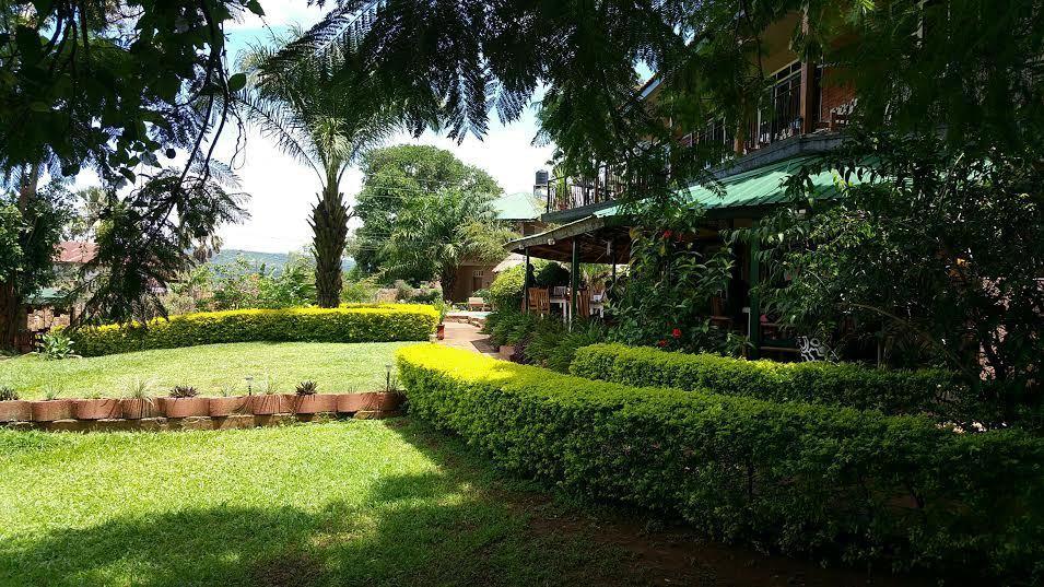 Surjios Guest House Jinja Esterno foto